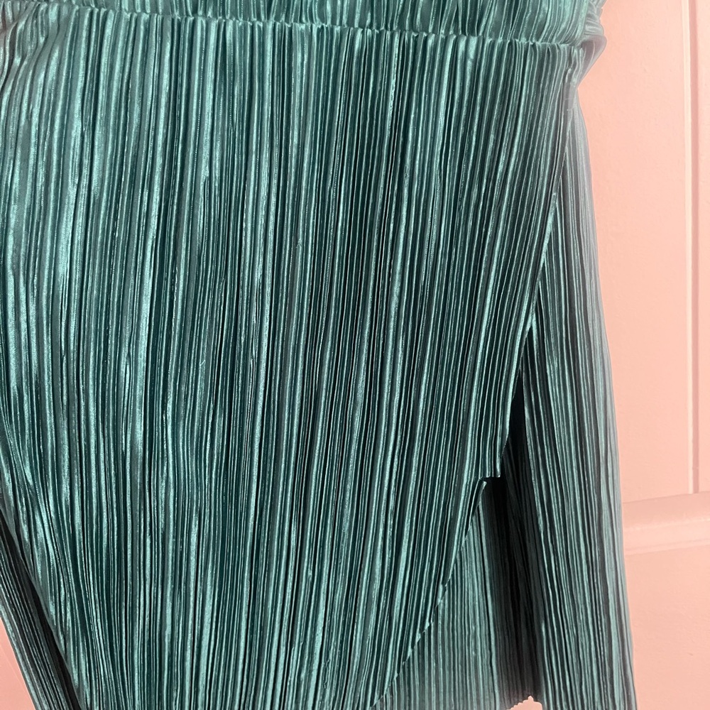 Elegant Teal Pleated Dress - Picture 6 of 10